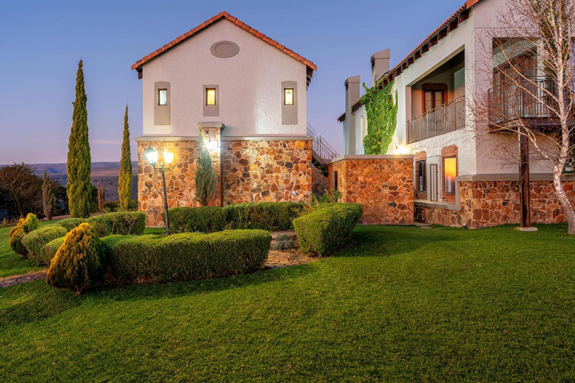 Mount High Luxury Country Estate Villa Lydenburg Exterior photo